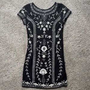 Abercrombie & Fitch Black and White Embroidered mini Dress